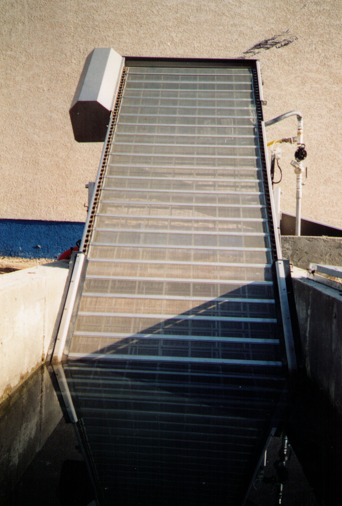 filtration m&eacute;canique d&eacute;grillage en aquaculture ferme aquacole pisciculture aquariums